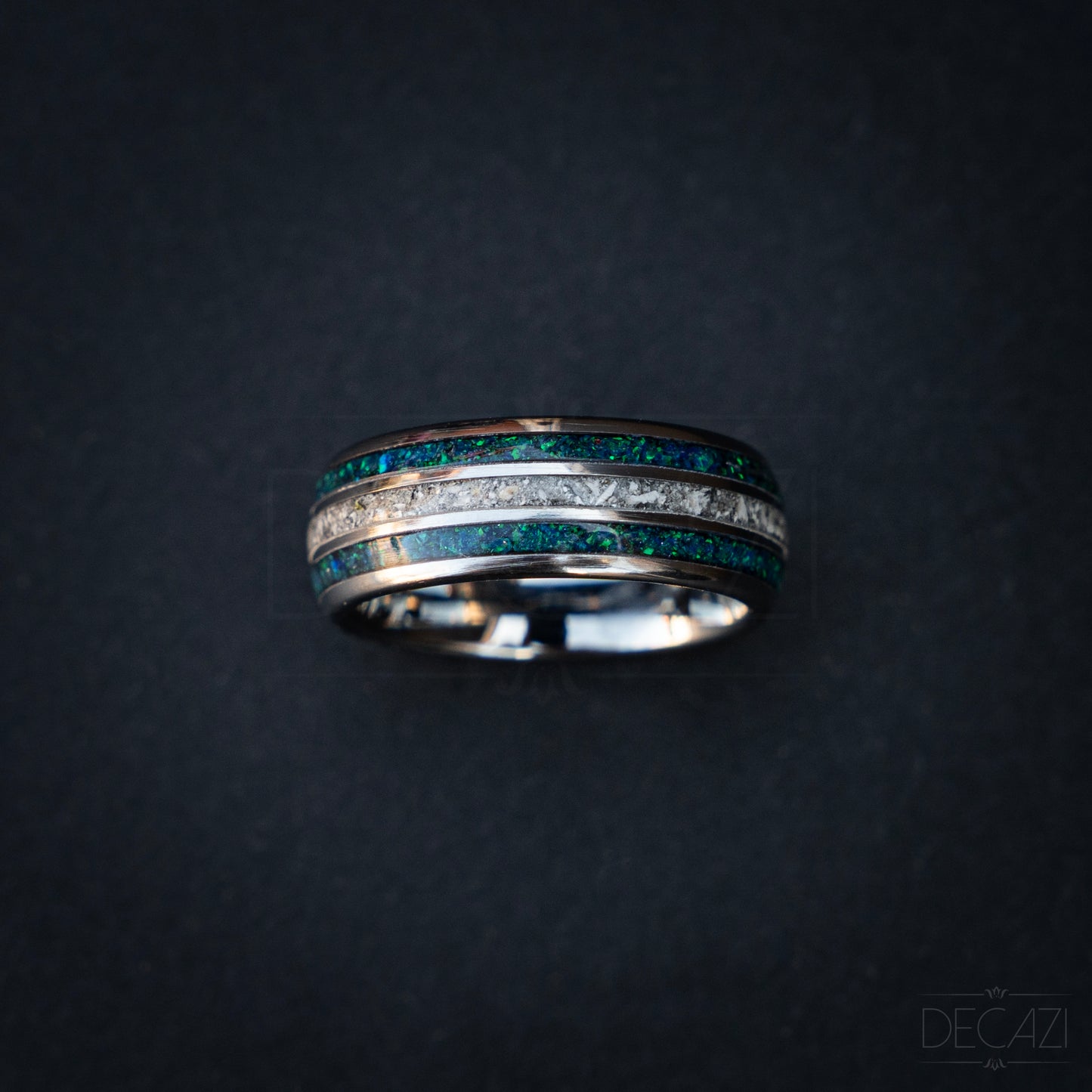 Oneindige Verbintenis: Zilverkleurige Tungsten Ring met Blauwe Opaal en As 8 mm