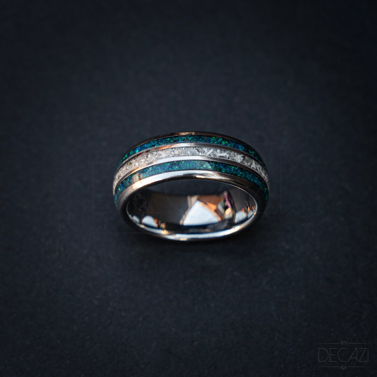 Oneindige Verbintenis: Zilverkleurige Tungsten Ring met Blauwe Opaal en As 8 mm