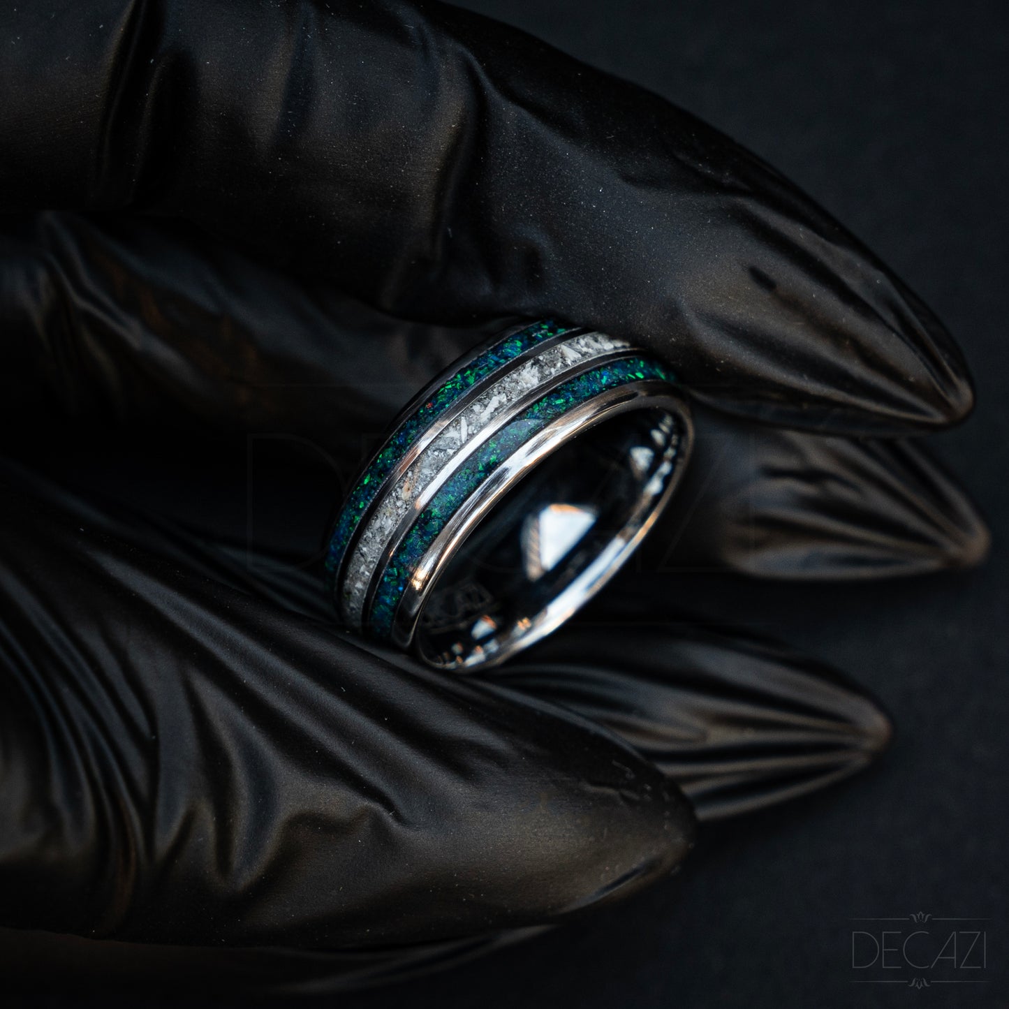 Oneindige Verbintenis: Zilverkleurige Tungsten Ring met Blauwe Opaal en As 8 mm