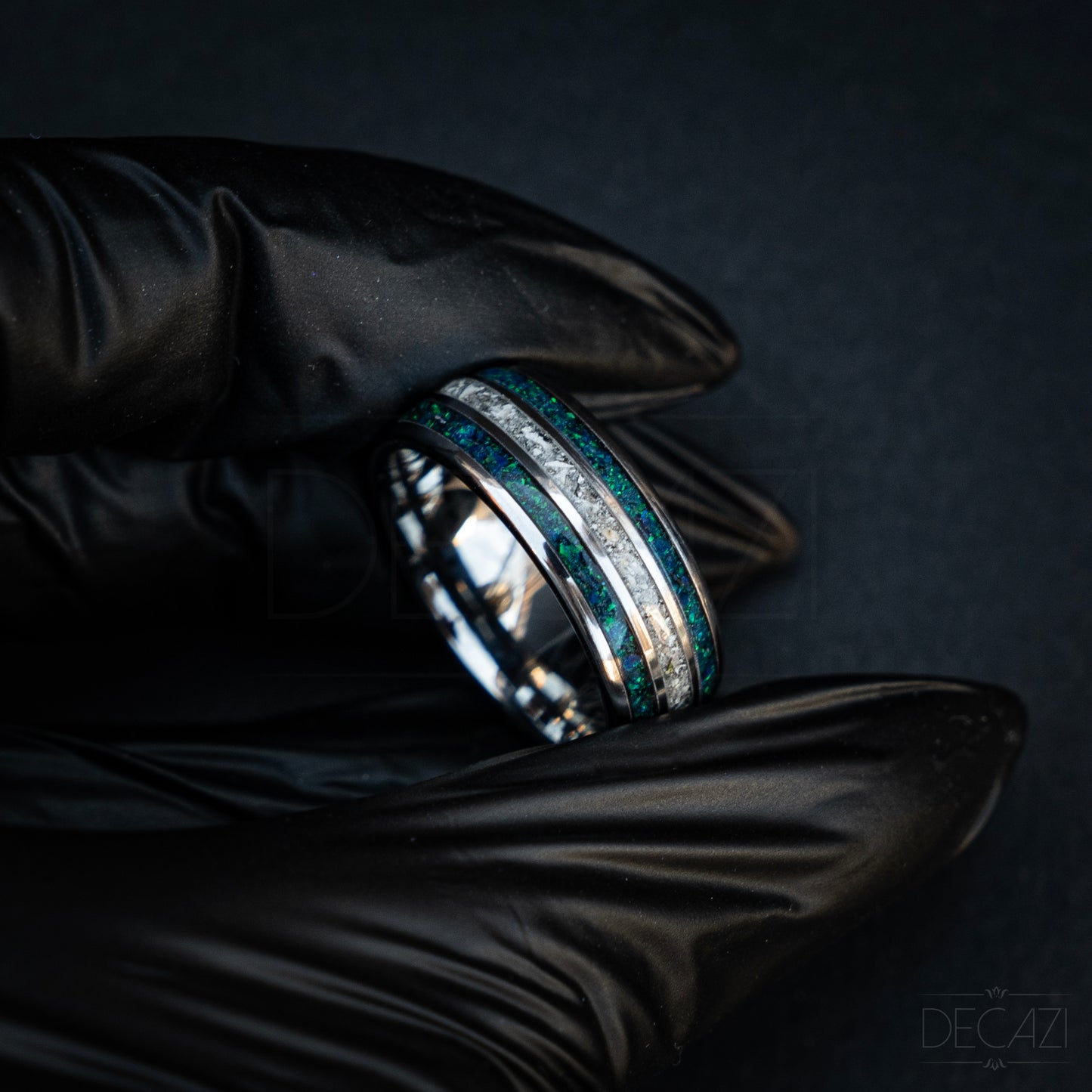 Oneindige Verbintenis: Zilverkleurige Tungsten Ring met Blauwe Opaal en As 8 mm