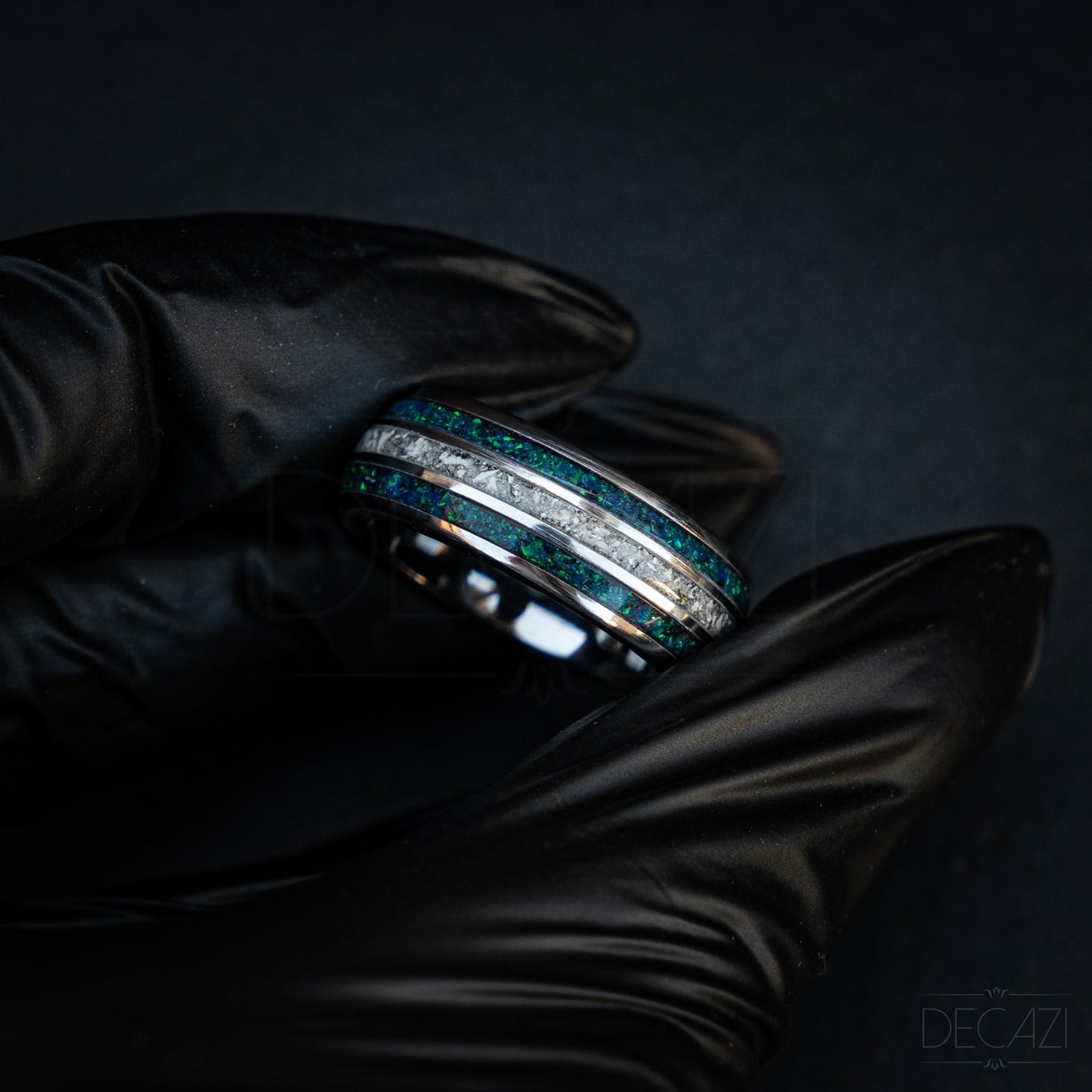 Oneindige Verbintenis: Zilverkleurige Tungsten Ring met Blauwe Opaal en As 8 mm