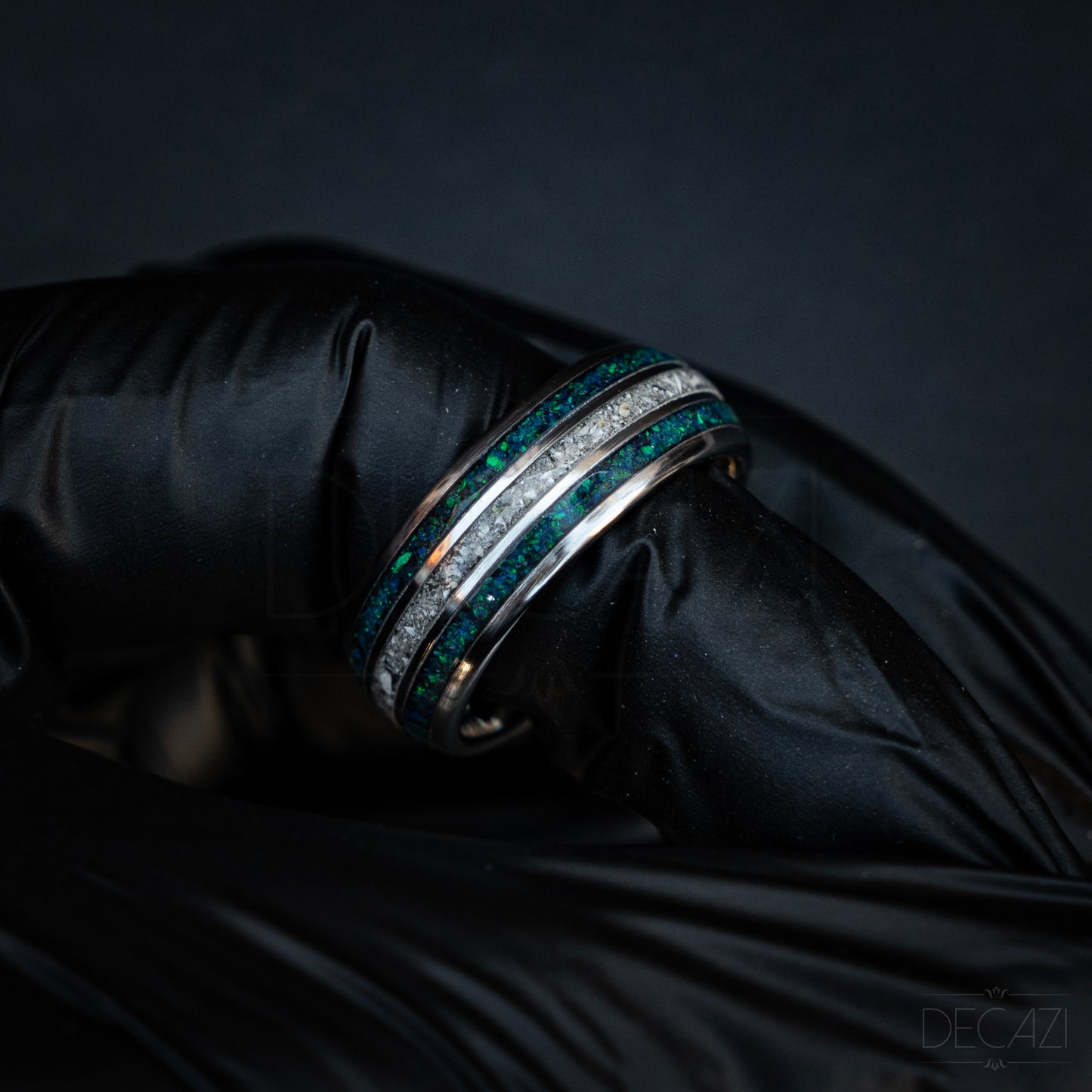 Oneindige Verbintenis: Zilverkleurige Tungsten Ring met Blauwe Opaal en As 8 mm