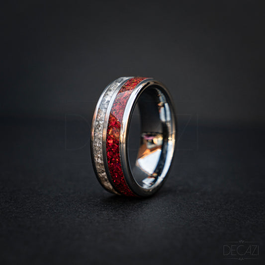 Eeuwige Vlam: Zilverkleurige Tungsten Ring met individueel maar samenhangend Rode Opaal en As 8 mm